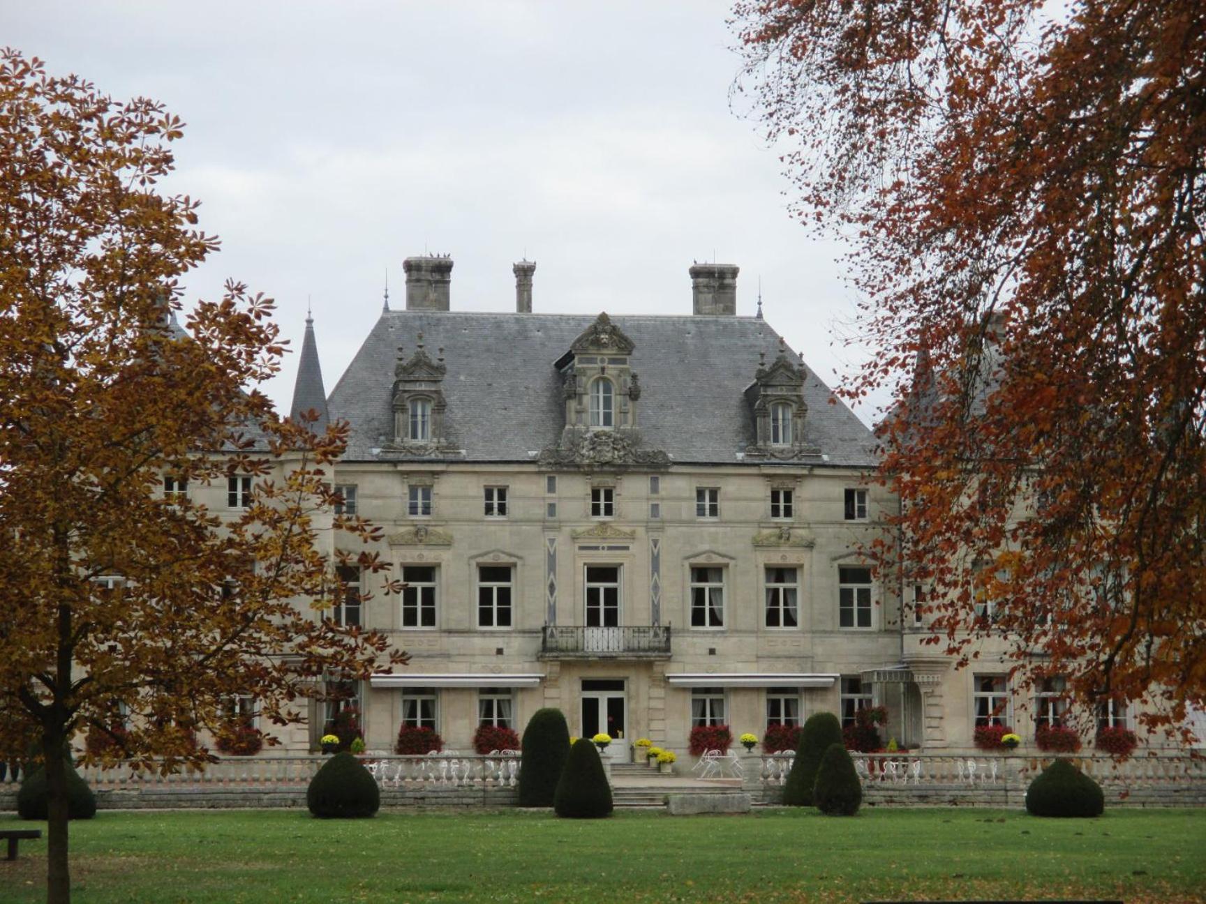 Chateau Des Monthairons Hotel Restaurant Gastromaison Spa Privatif Les Monthairons Exterior foto