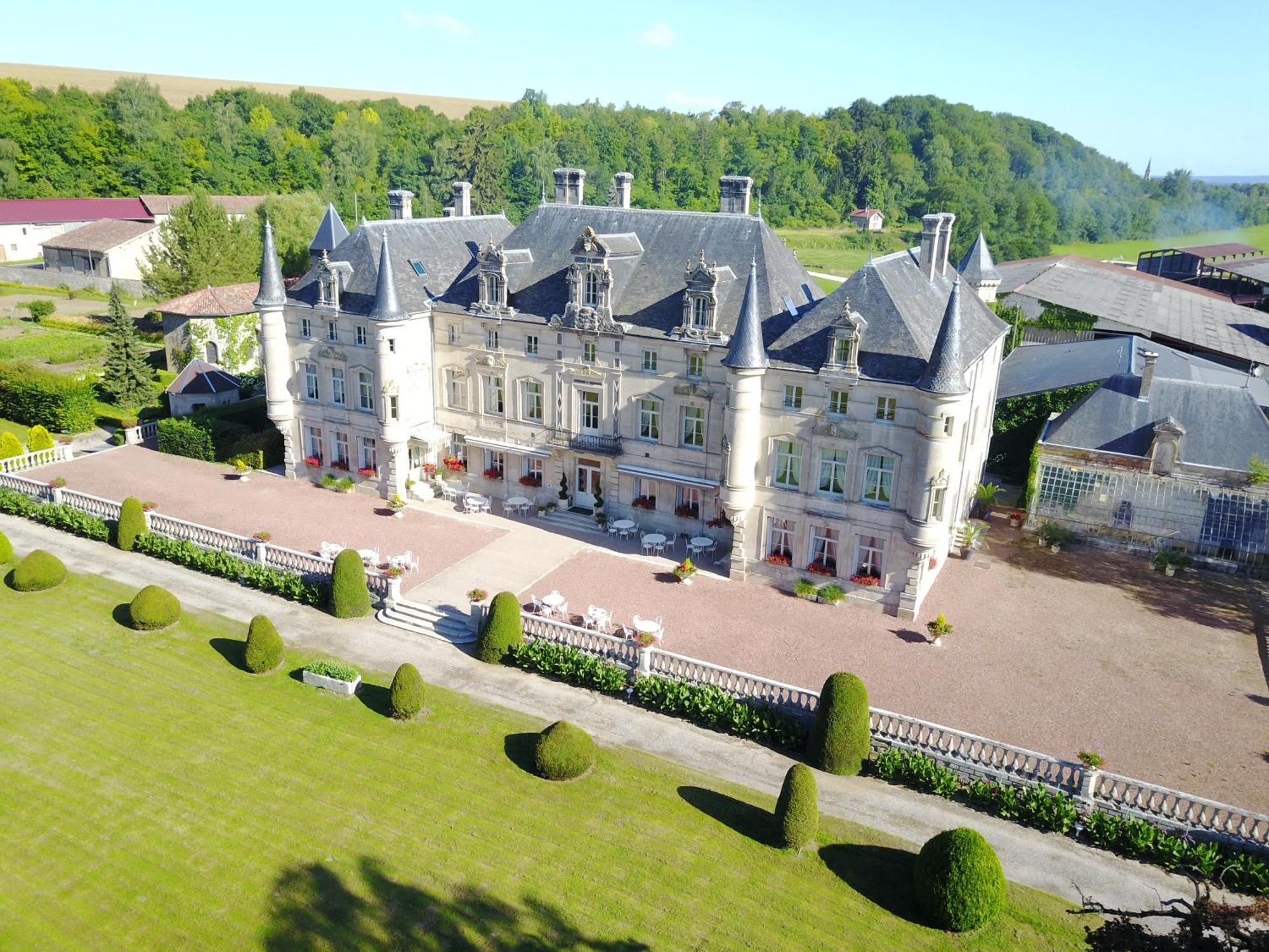 Chateau Des Monthairons Hotel Restaurant Gastromaison Spa Privatif Les Monthairons Exterior foto