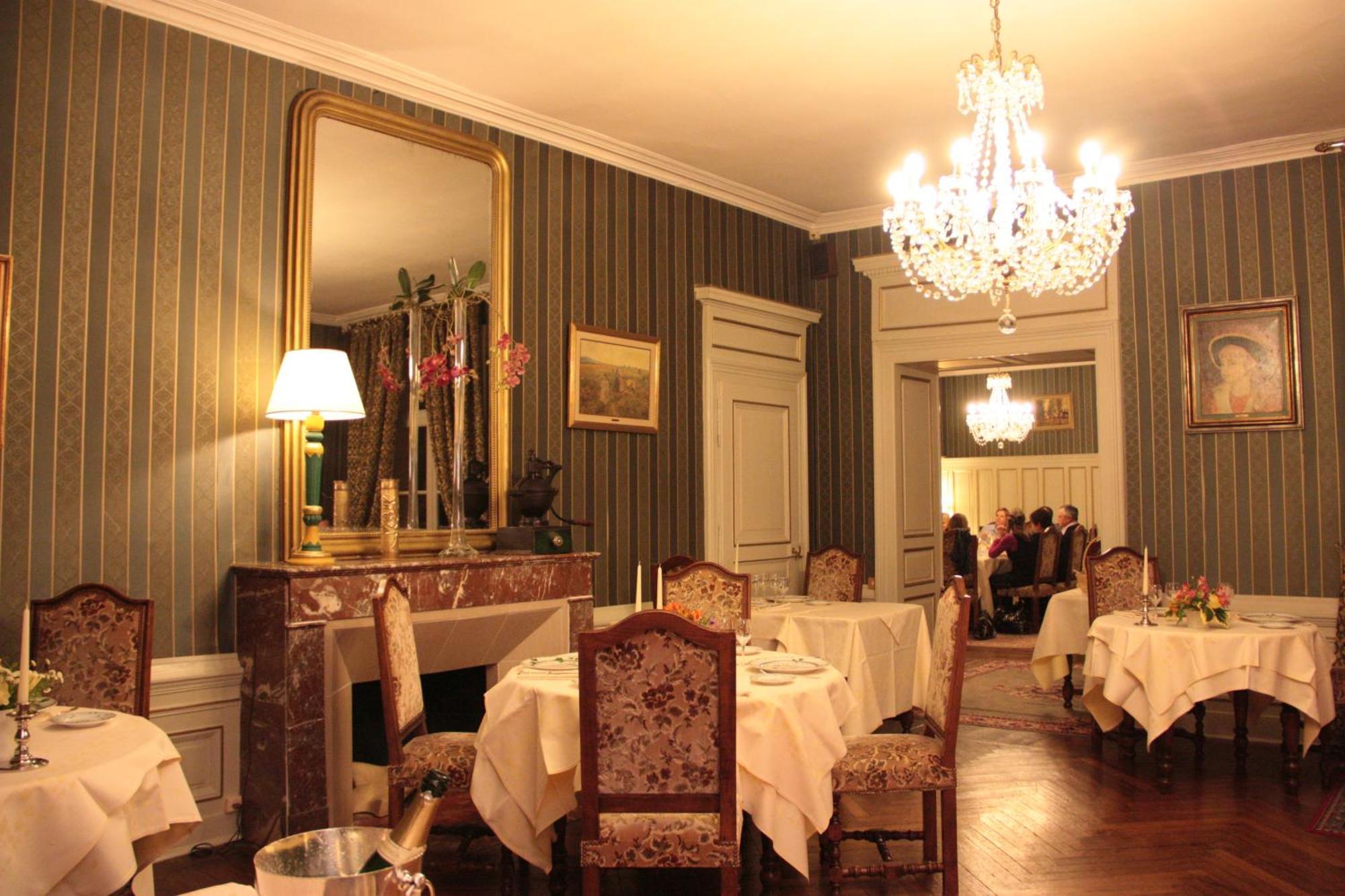 Chateau Des Monthairons Hotel Restaurant Gastromaison Spa Privatif Les Monthairons Exterior foto