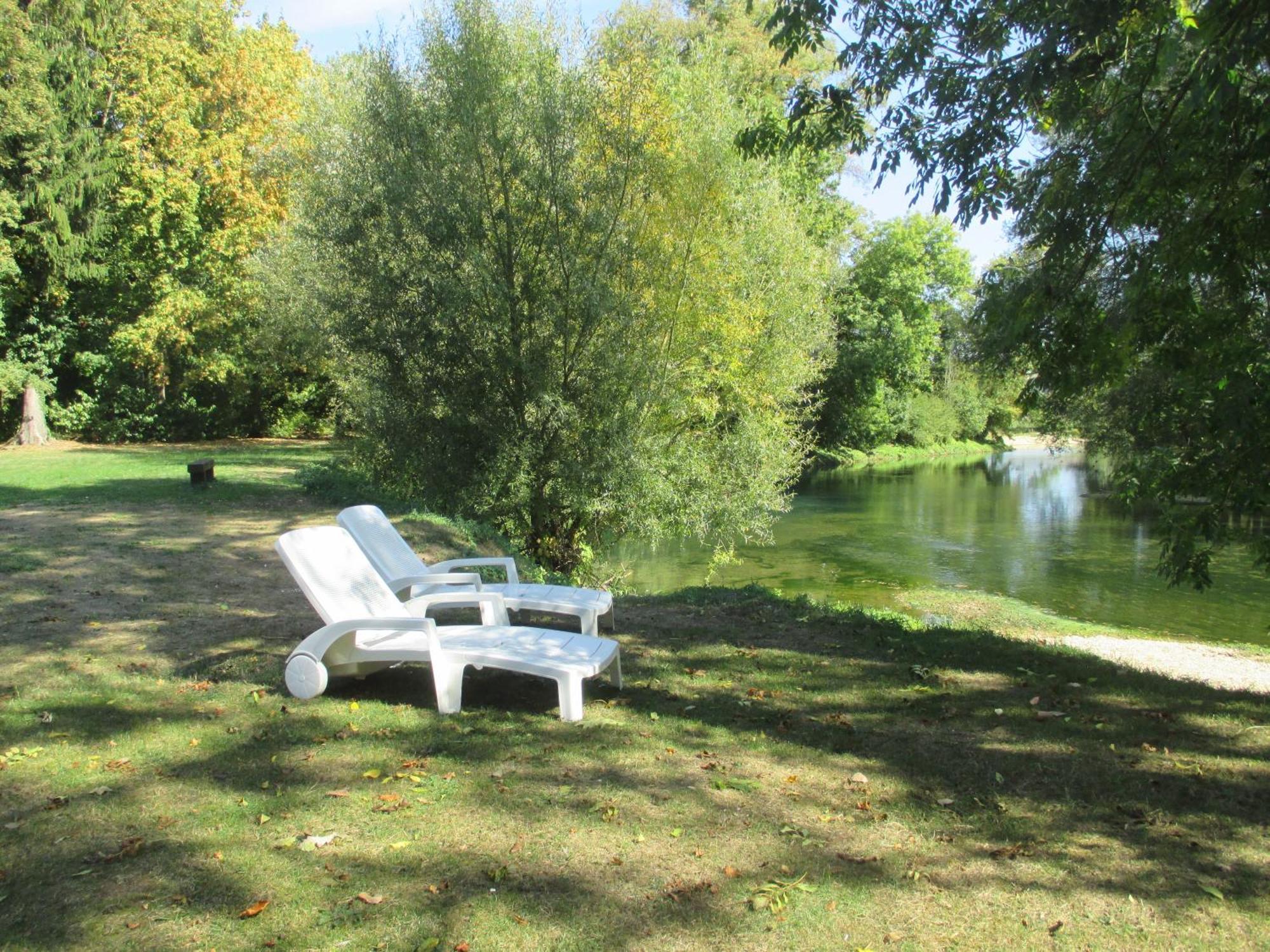 Chateau Des Monthairons Hotel Restaurant Gastromaison Spa Privatif Les Monthairons Exterior foto